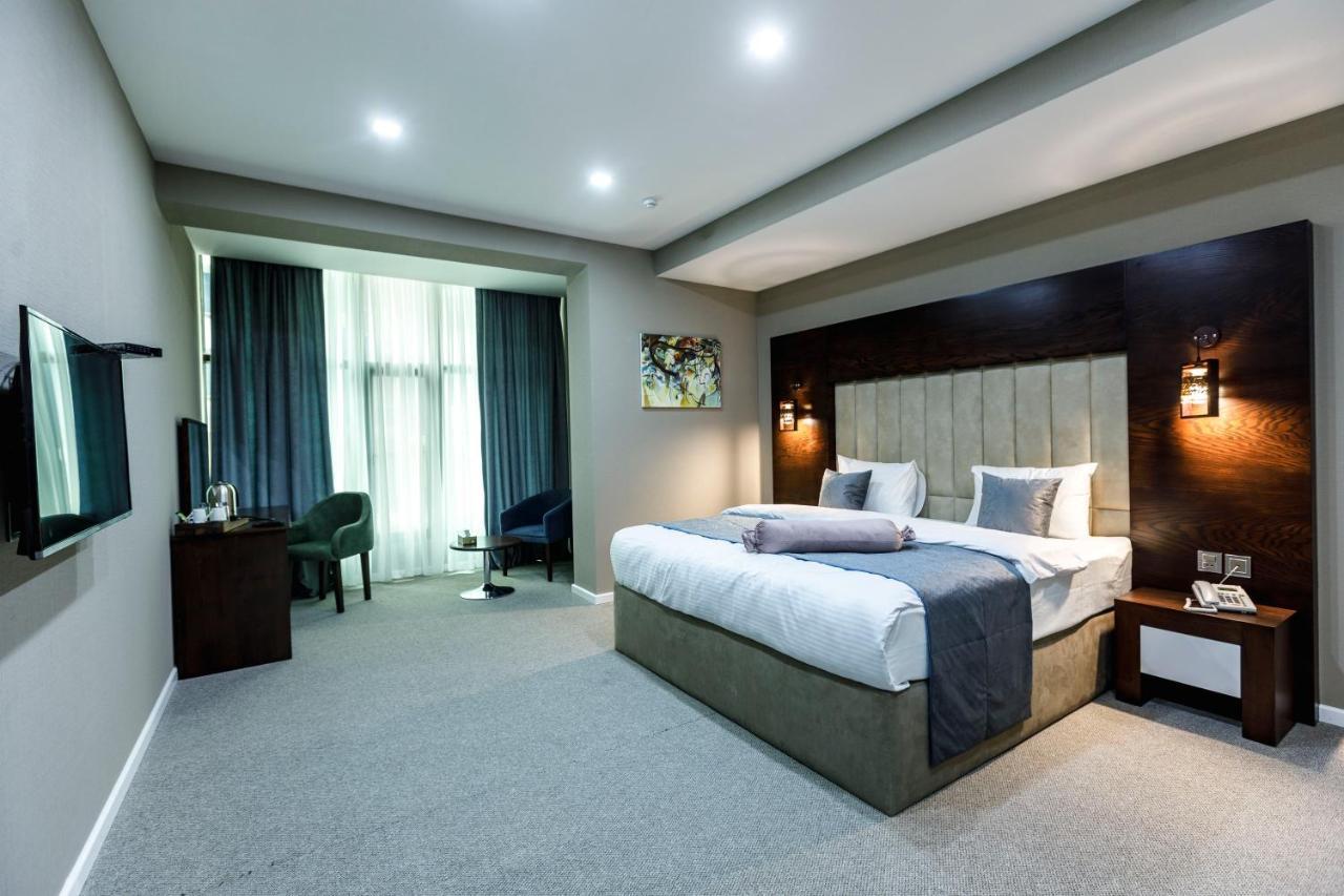 באקו Parallel Hotel מראה חיצוני תמונה